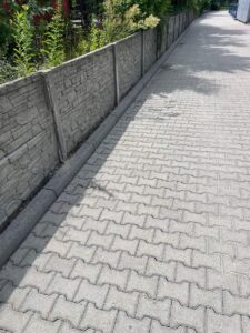 po czyszczeniu kostki brukowej
